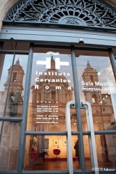 la sala esposizioni del Cervantes di piazza Navona (ph titti fabozzi) (1)