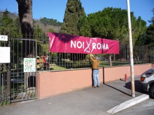 noi x roma striscione