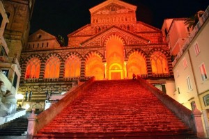 buomo-amalfi-in-rosso-25-novembre